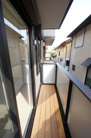 バルコニー　水曜日、営業時間外もご相談ください！