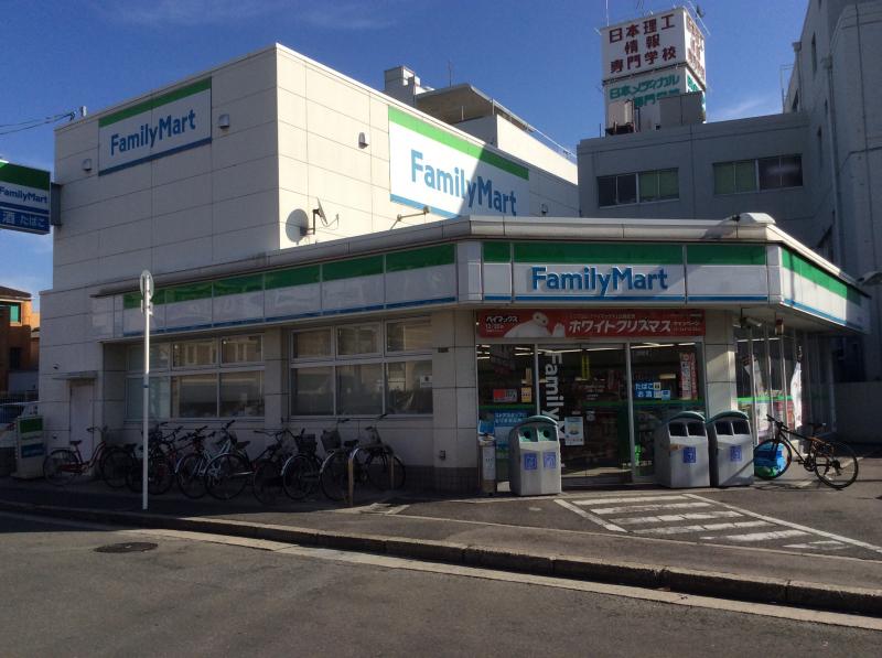 コンビニ　ファミリーマート 大隅一丁目店（コンビニ）まで123m