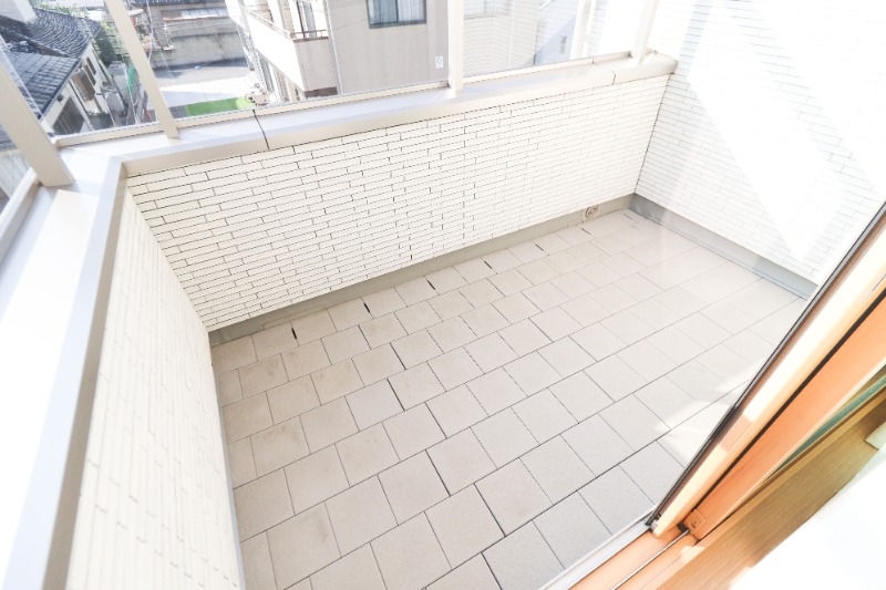 バルコニー　図面と現状に相違がある場合には現状を優先