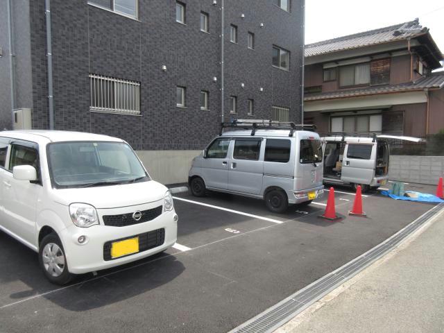 駐車場　駐車場