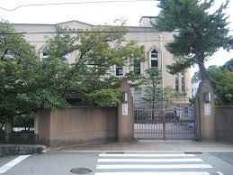 中学校　私立灘中学校（中学校）まで494m