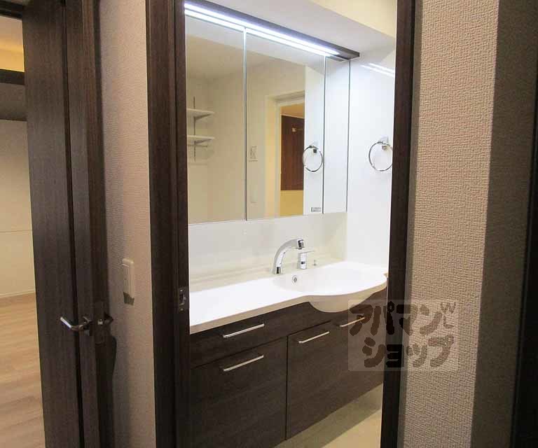 洗面設備　２０２号室の写真です。