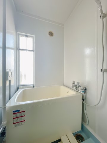 バス・シャワールーム　※画像は反転タイプの間取りのものです。