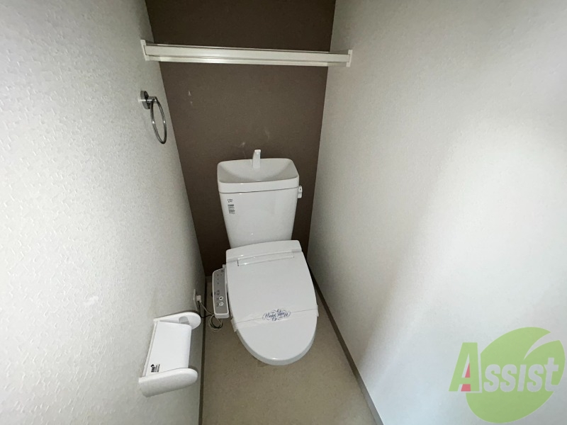 トイレ　トイレは温水洗浄便座で快適にお使いいただけます。