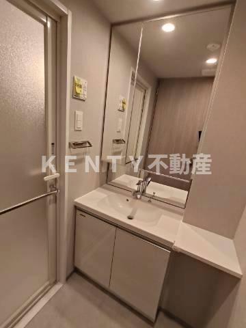 洗面設備　スペースが確保できる洗面所です