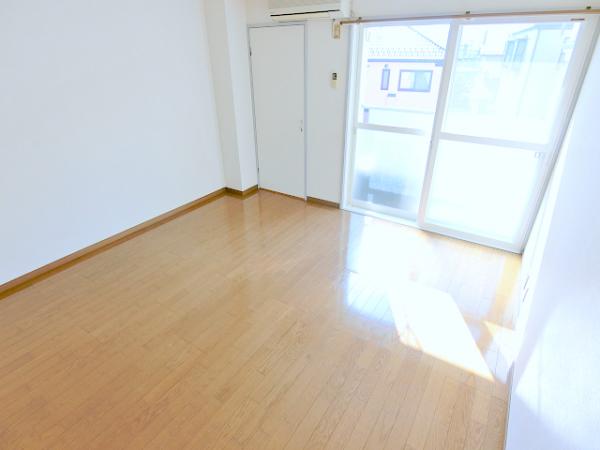 居室・リビング　写真は別のお部屋のイメージです