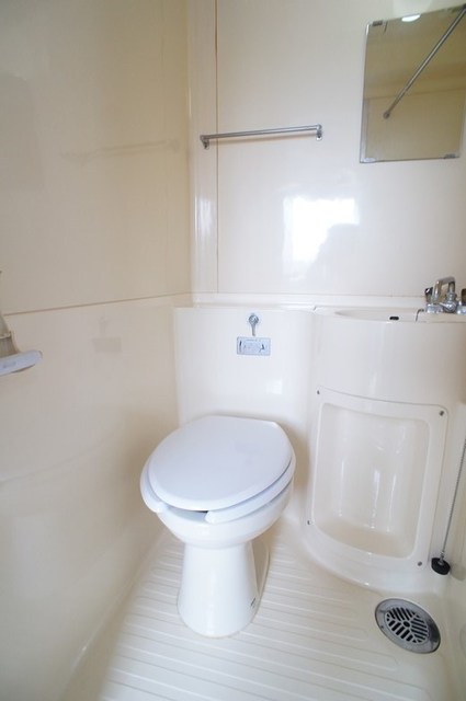 トイレ　清潔感がありますね♪