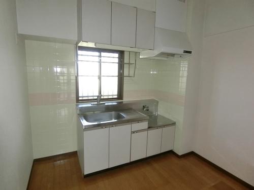 キッチン　コンパクトなキッチンで掃除もラクラク