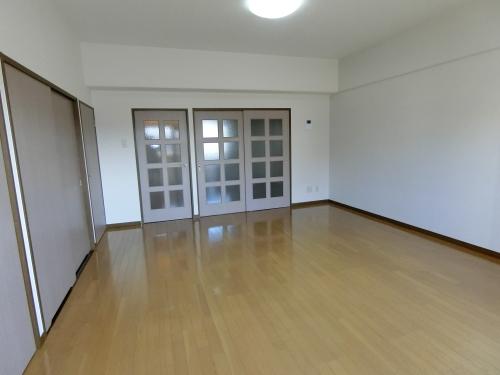 居室・リビング　こちらの居間で趣味の時間をお楽しみください