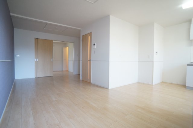 居室・リビング　参考、同建物・反転間取りの号室