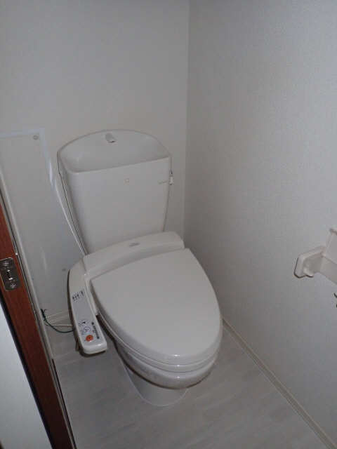 トイレ　同型参考写真