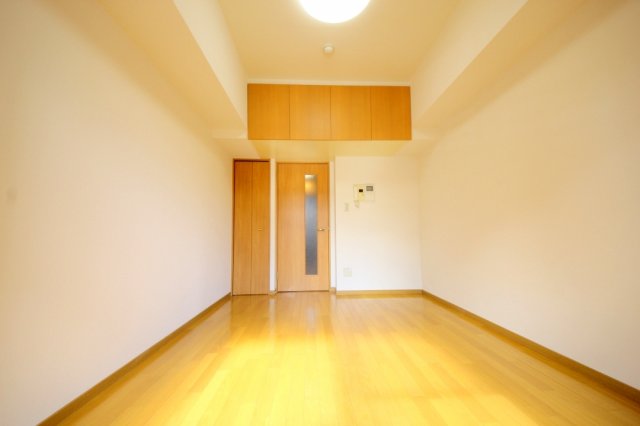 居室・リビング　エステムコート梅田・リトリーヴ  明るい洋室