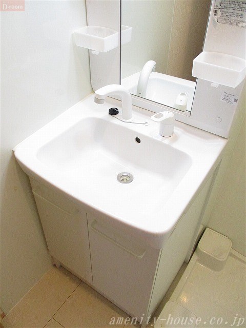 洗面設備　●シャンプードレッサー仕様の独立洗面台♪