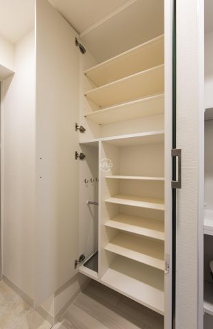 玄関　アーバネックス心斎橋II　下駄箱