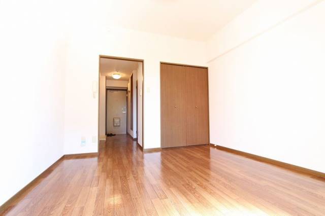 居室・リビング　日当たり良好洋室