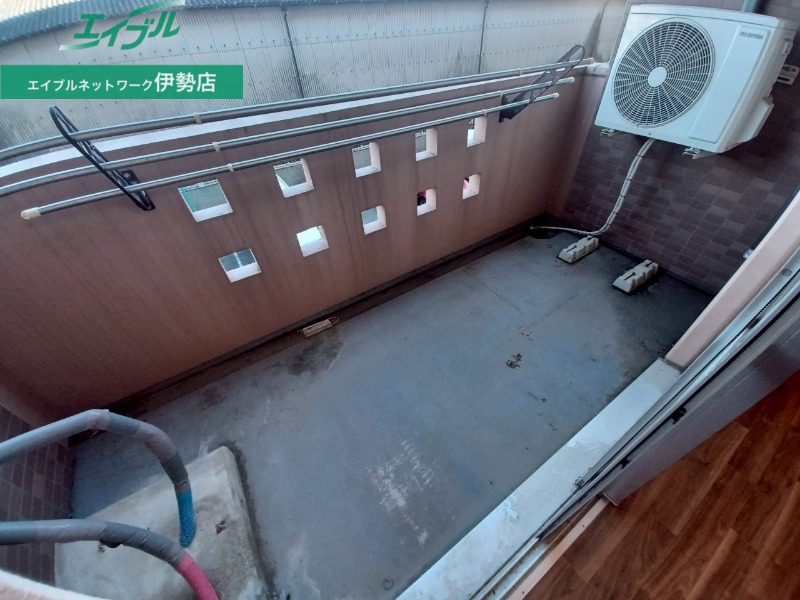 バルコニー　同物件別室写真