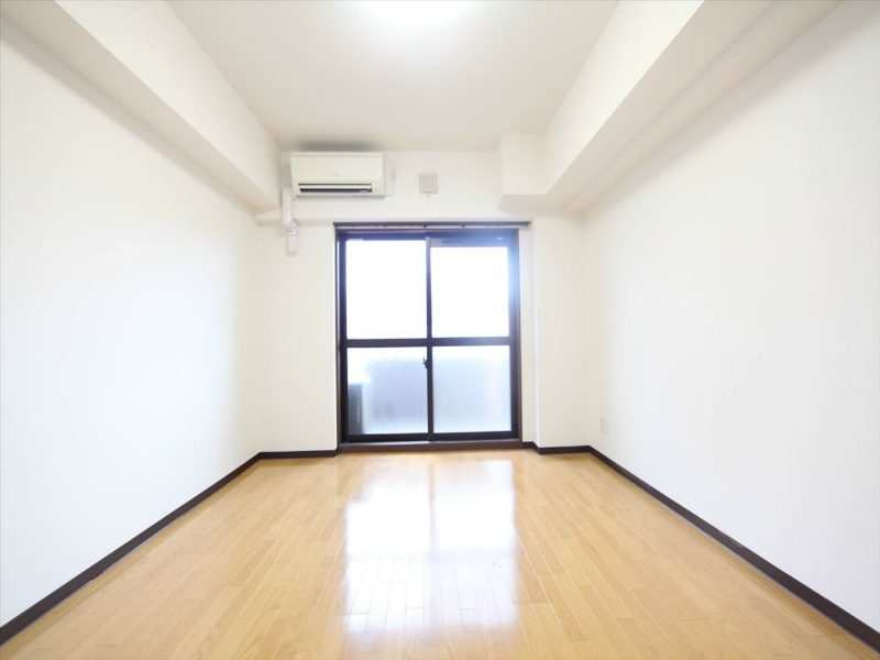 その他部屋・スペース　洋室8帖　エアコン完備　南面バルコニー