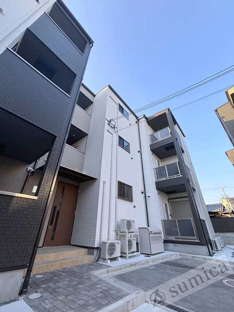 建物外観　スタイリッシュな建物です＾＾