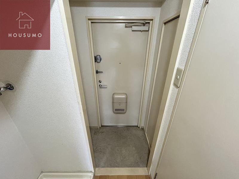 玄関　同施工会社・同型モデルの室内です。（参考写真・イメージ写真）