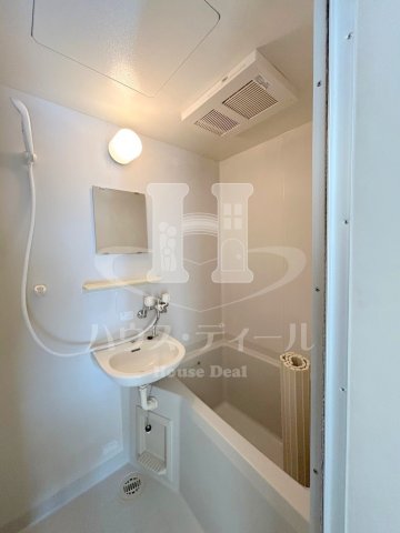 バス・シャワールーム　お風呂です