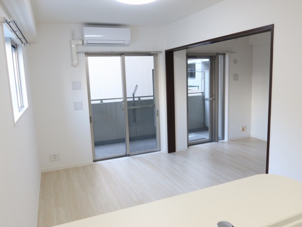 居室・リビング　☆明るい洋室☆