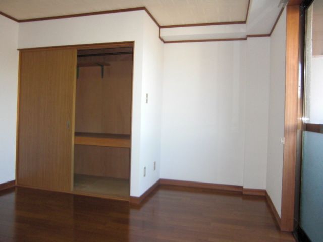 収納　豊富な収納スペース付き！