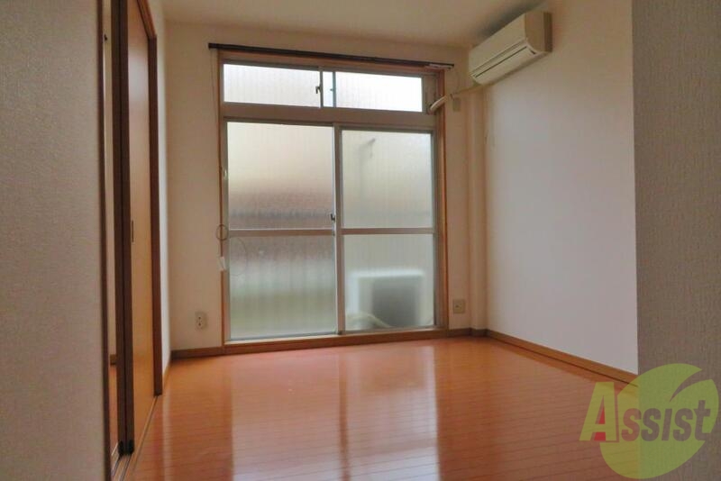 居室・リビング　とても広いお部屋でのびのびできますね。