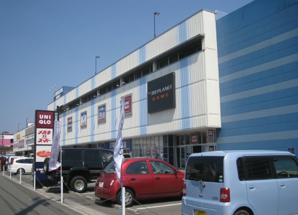 ショッピングセンター　コマーシャルモール博多（ショッピングセンター）まで698m