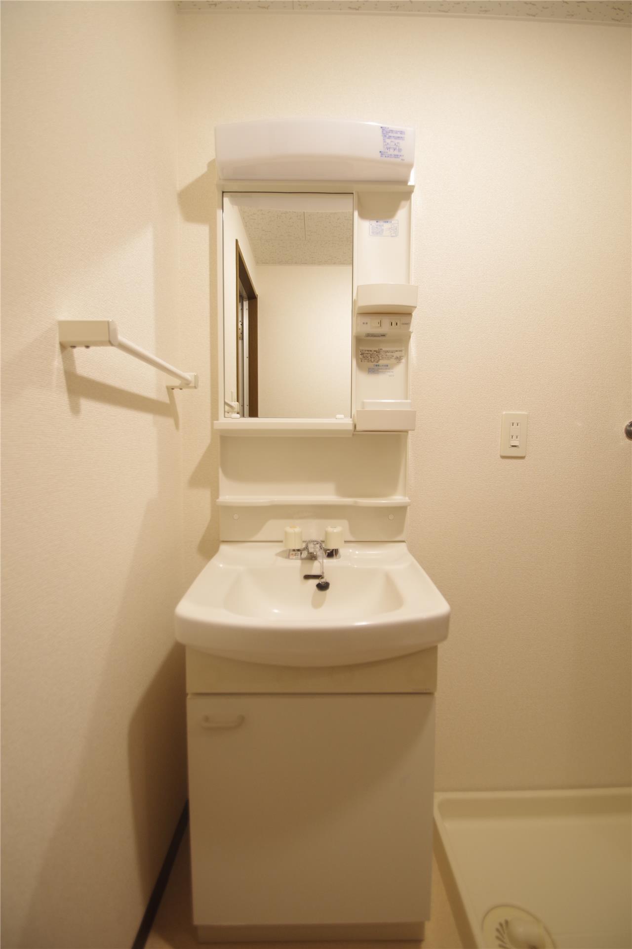 洗面設備　同タイプ別室の写真です。