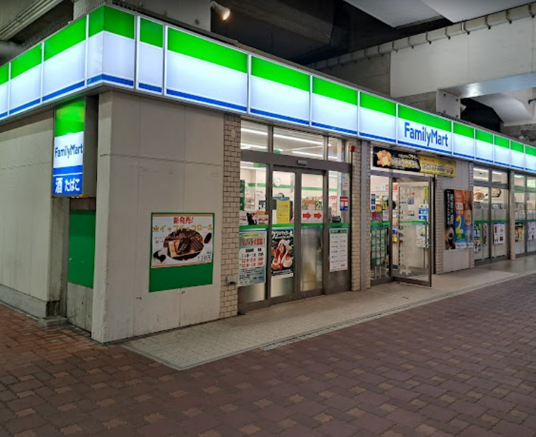 コンビニ　ファミリーマート 新鎌ケ谷駅店（コンビニ）まで471m