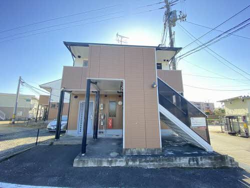 建物外観　ブラウン・白のツートンカラー外観！！