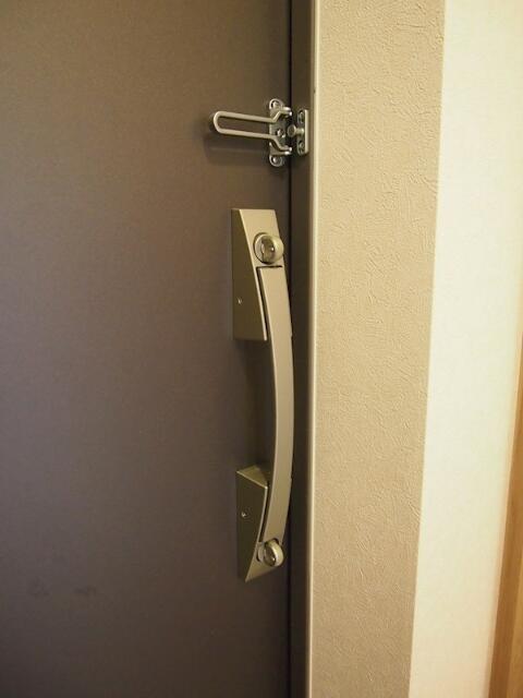 玄関　ダブルロック