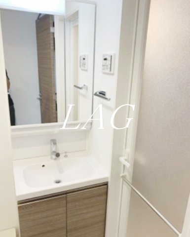 洗面設備　独立洗面台です。