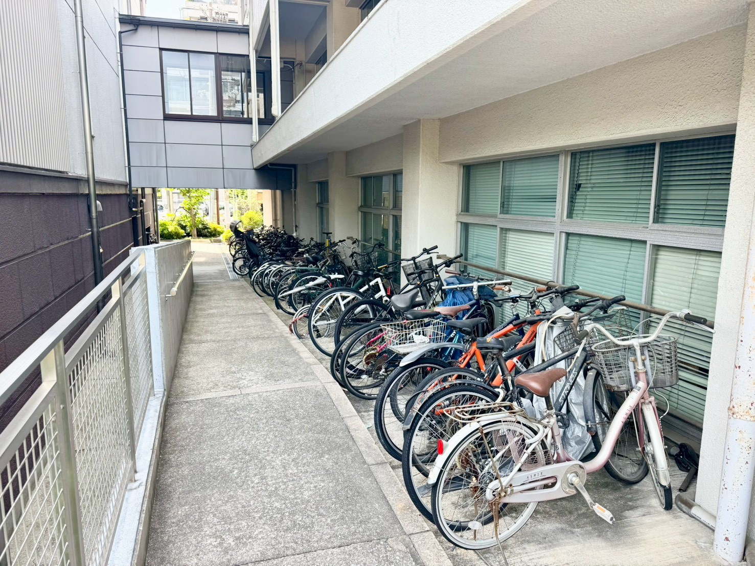 駐車場　駐輪場