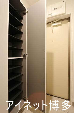 その他　シューズボックスで玄関すっきり