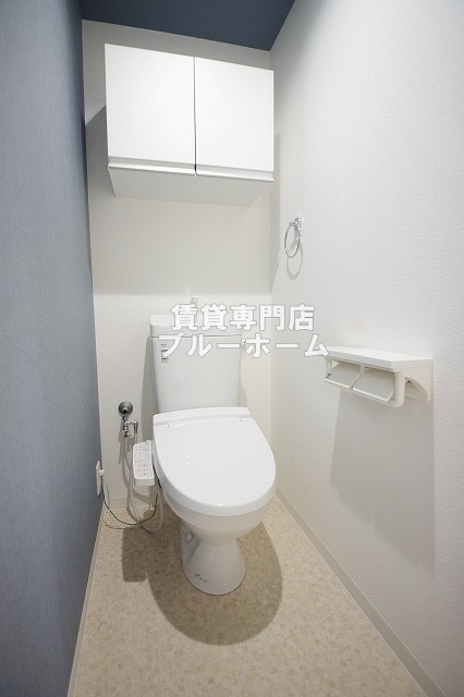 トイレ　温水洗浄付き便座！