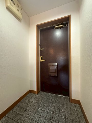 玄関　同物件、別号室の参考写真です。