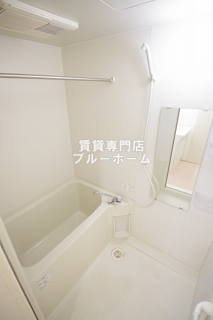 バス・シャワールーム　浴室乾燥付きバス！