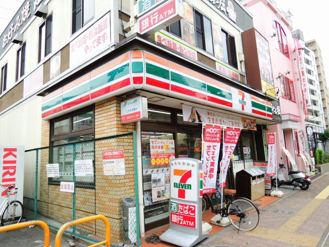 コンビニ　セブンイレブン板橋志村坂上駅前店（コンビニ）まで326m