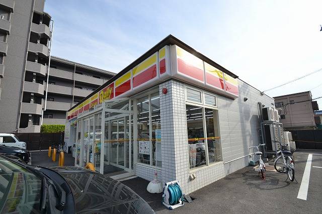 コンビニ　デイリーヤマサキ　戸坂中町（コンビニ）まで568m