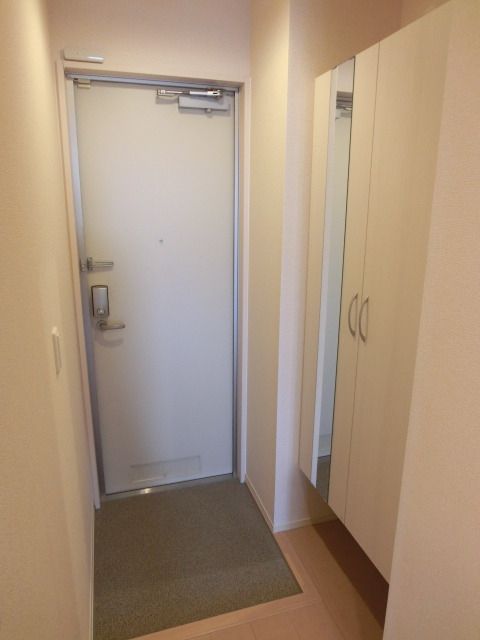 玄関　トールタイプのシューズボックス