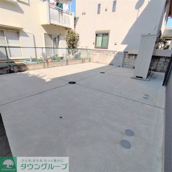 駐車場　駐車場