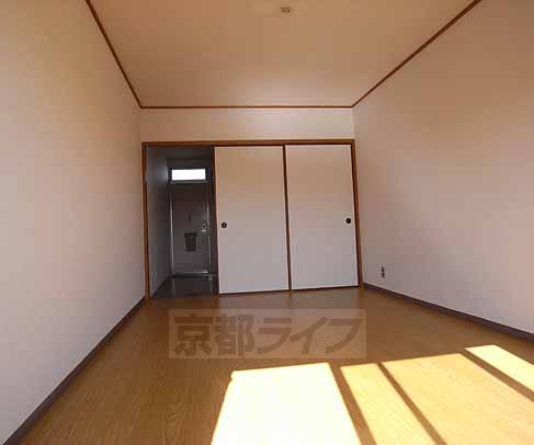 居室・リビング　お部屋は洋室に改装済み