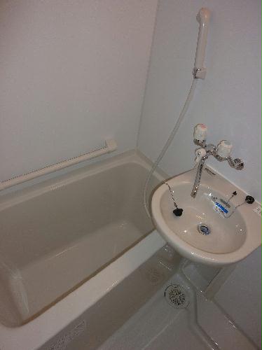 バス・シャワールーム　風呂・トイレ別　セパレートタイプ物件