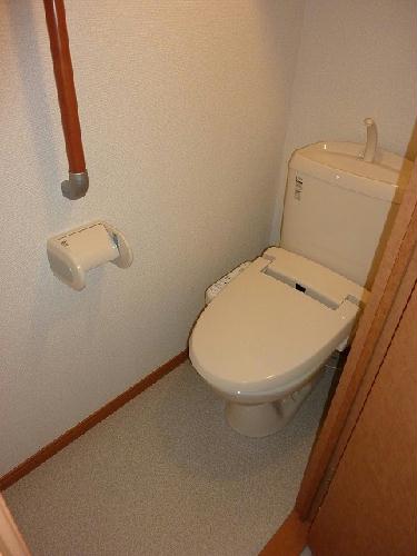 トイレ　うれしい温水洗浄便座付き