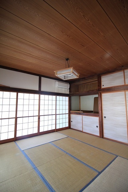 モダングレース総社の居間写真