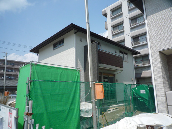 建物外観　建築中