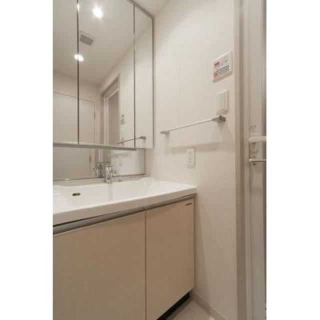 洗面設備　※写真は同タイプ住戸です。