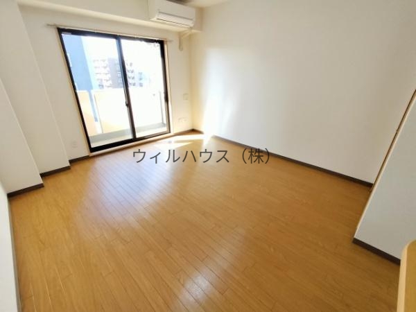 居室・リビング　広々洋室！