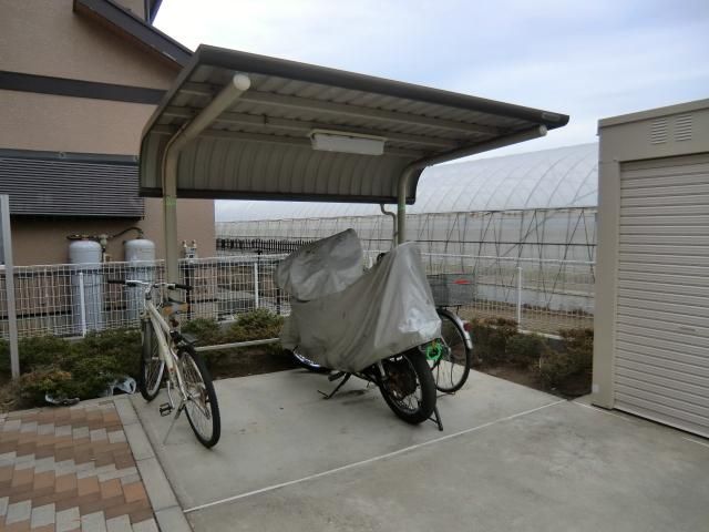 その他共有部分　屋根付き駐輪場